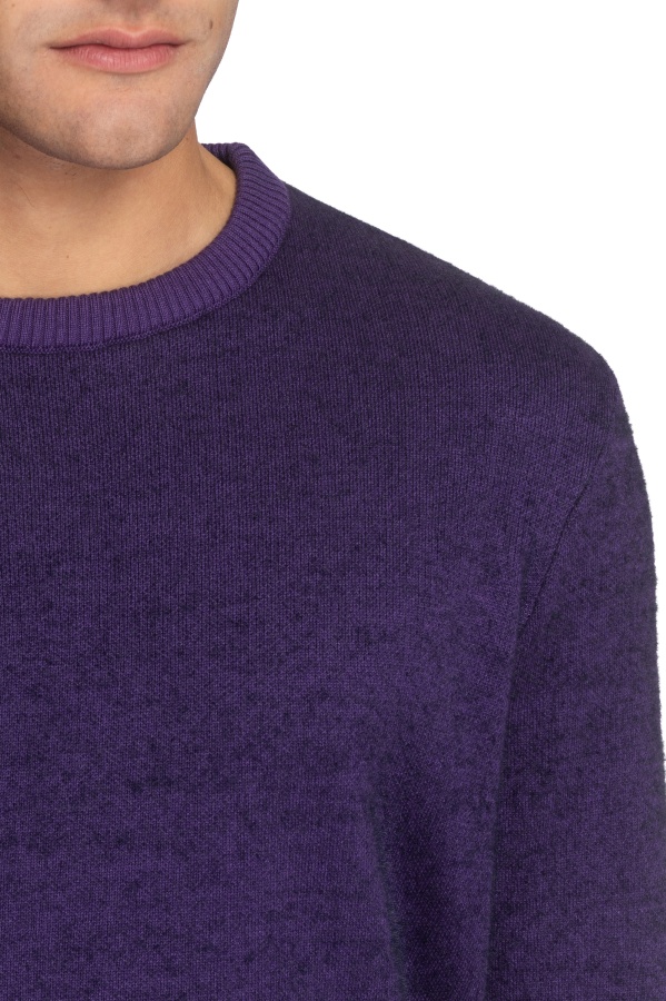 Sweater Casual Adventure