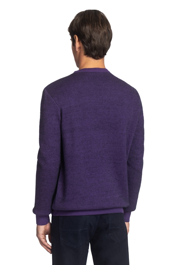Sweater Casual Adventure