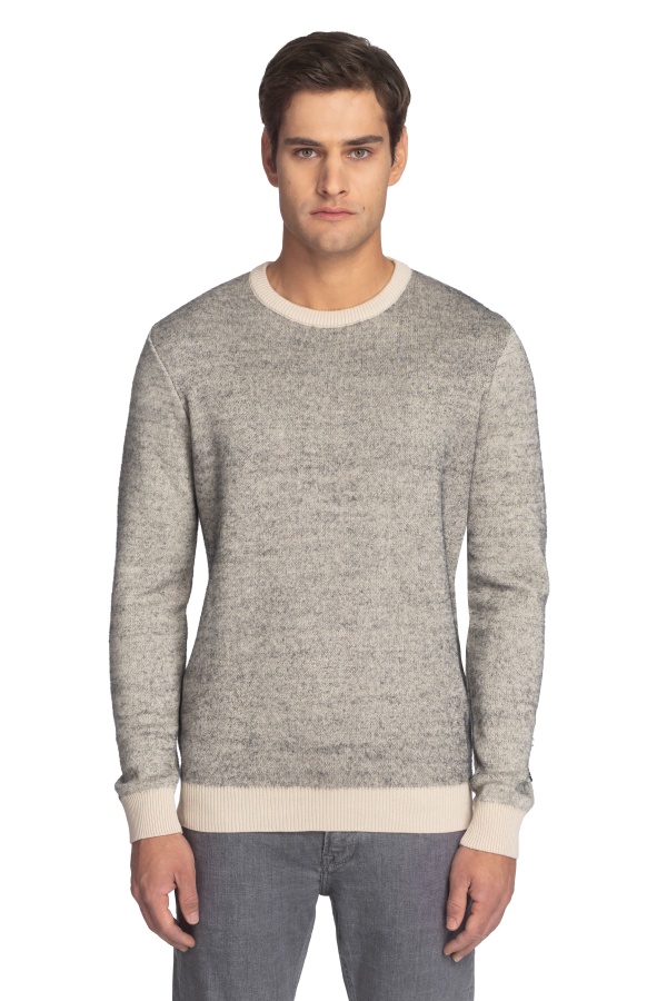 Sweater Casual Adventure
