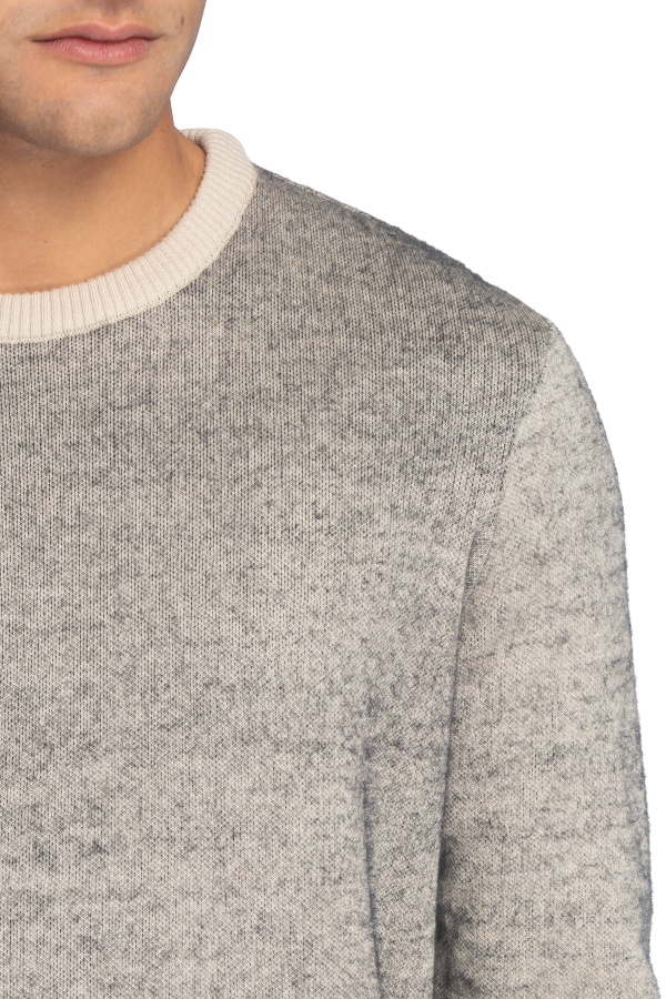 Sweater Casual Adventure