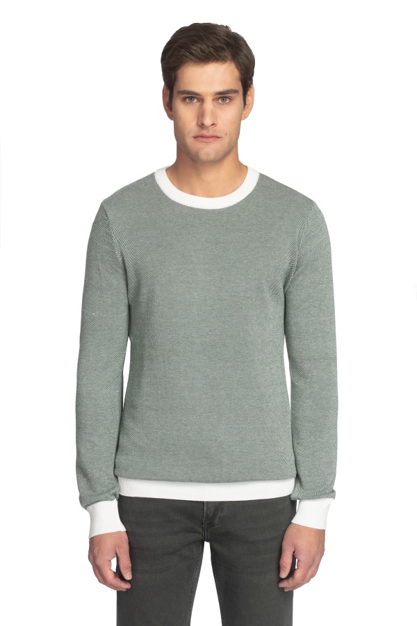 Sweater Casual Adventure