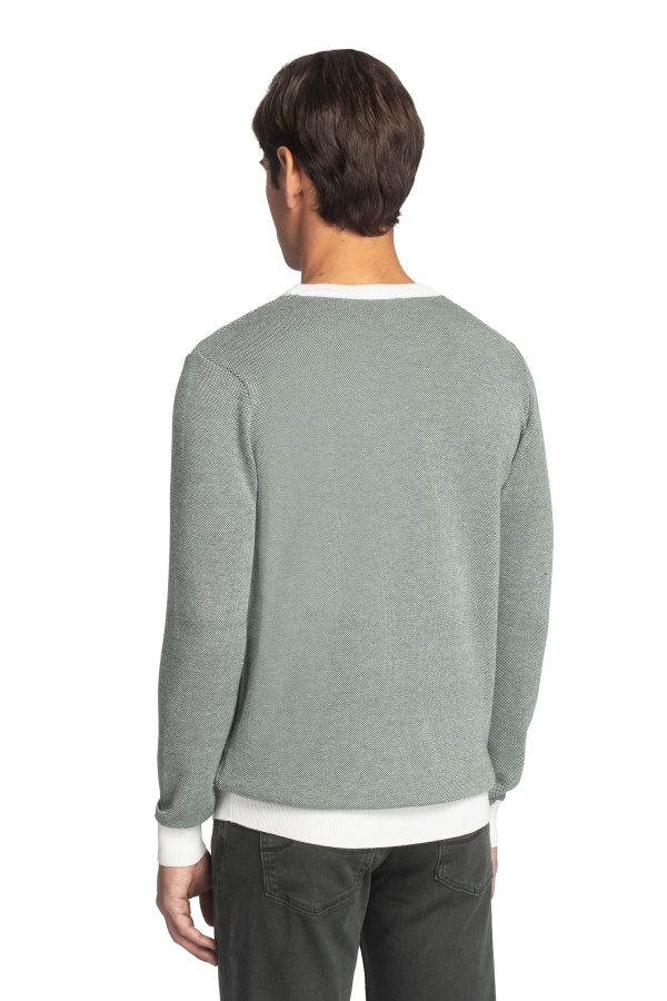 Sweater Casual Adventure
