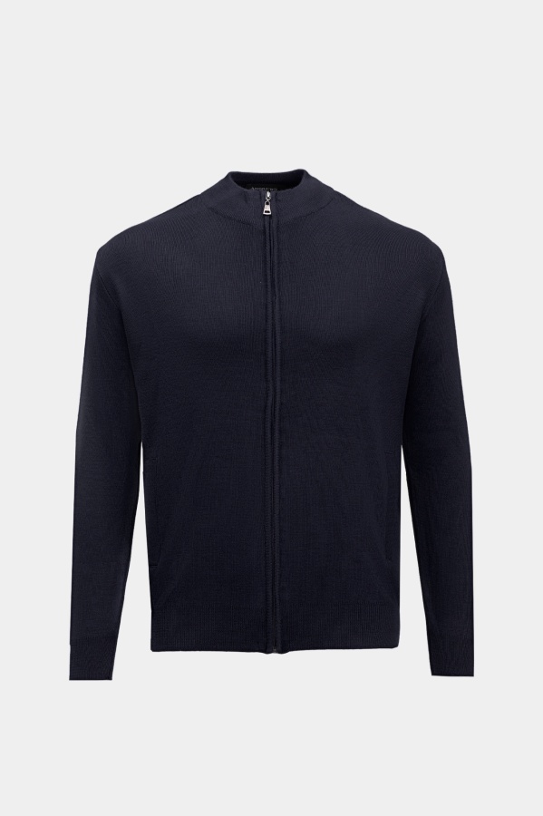 Sweater Casual Adventure